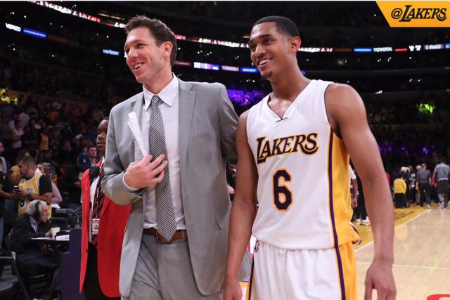 回防中完成 回防中完成